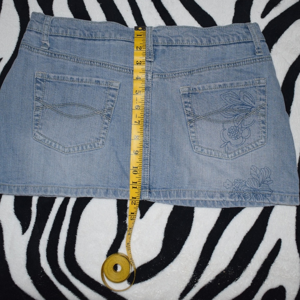 Vanilla Jeans, No Size but 17 inches, 12 Inch Long